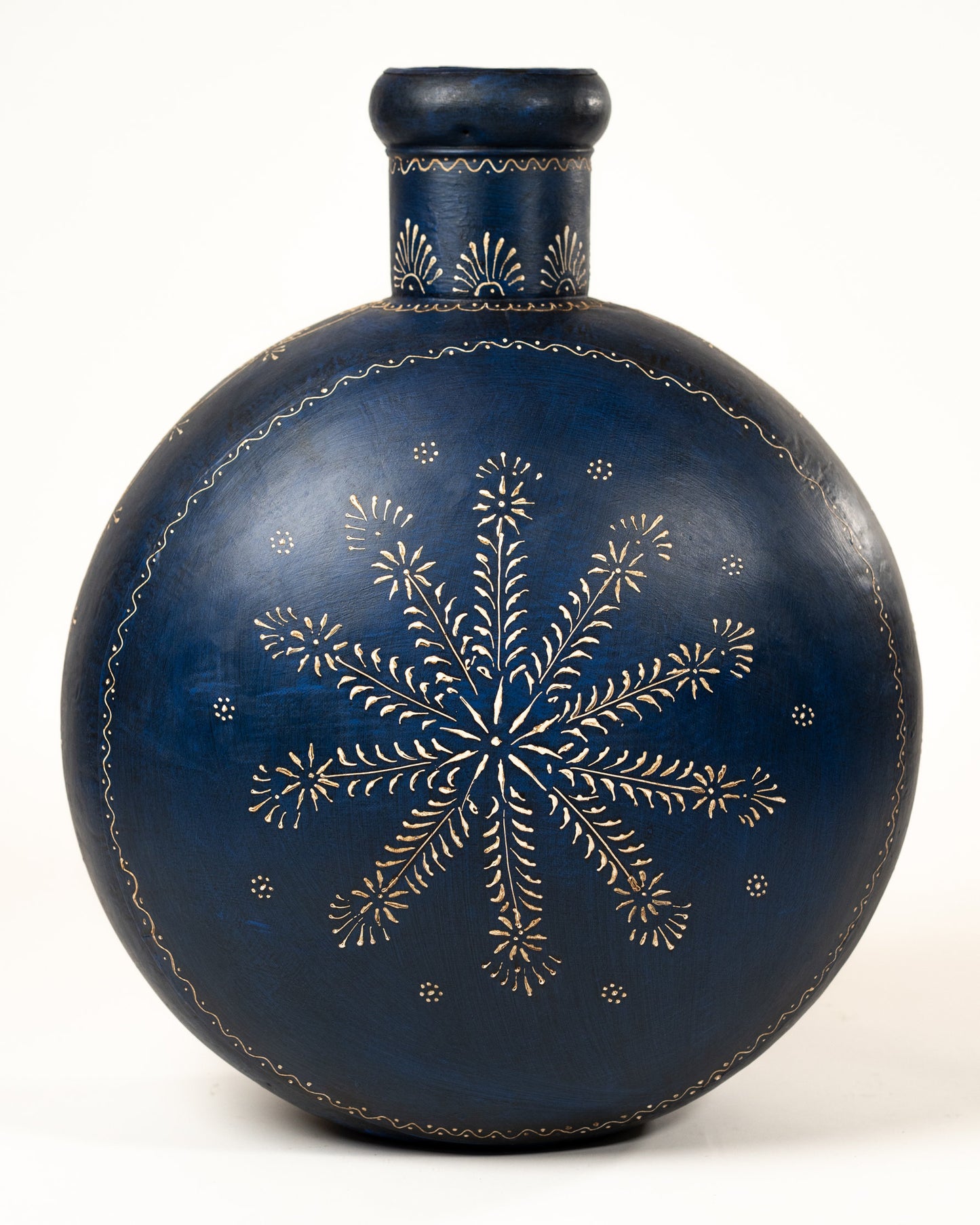 L'ÎLE BLEUE - POT EN METAL PEINT MAINS