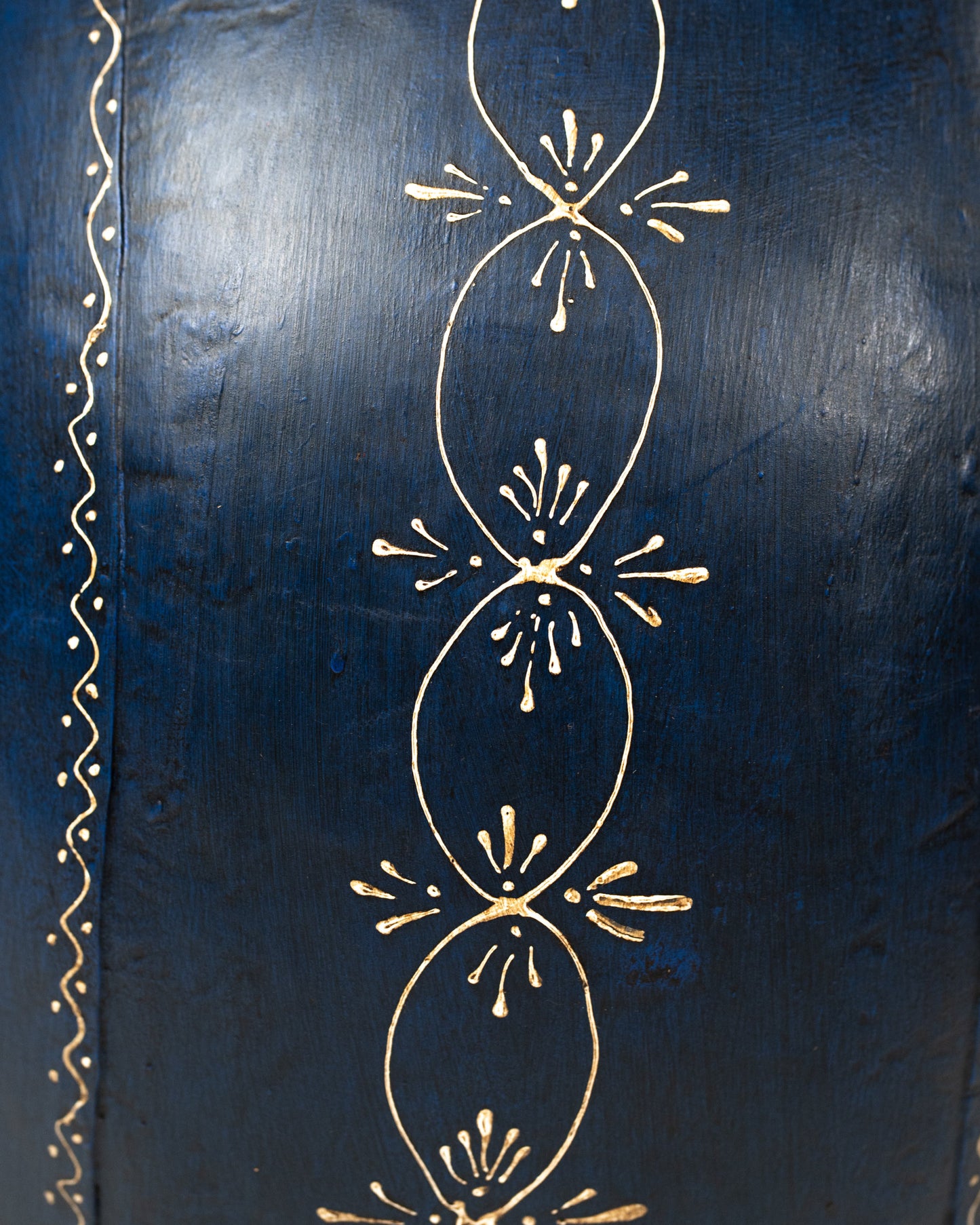 L'ÎLE BLEUE - POT EN METAL PEINT MAINS