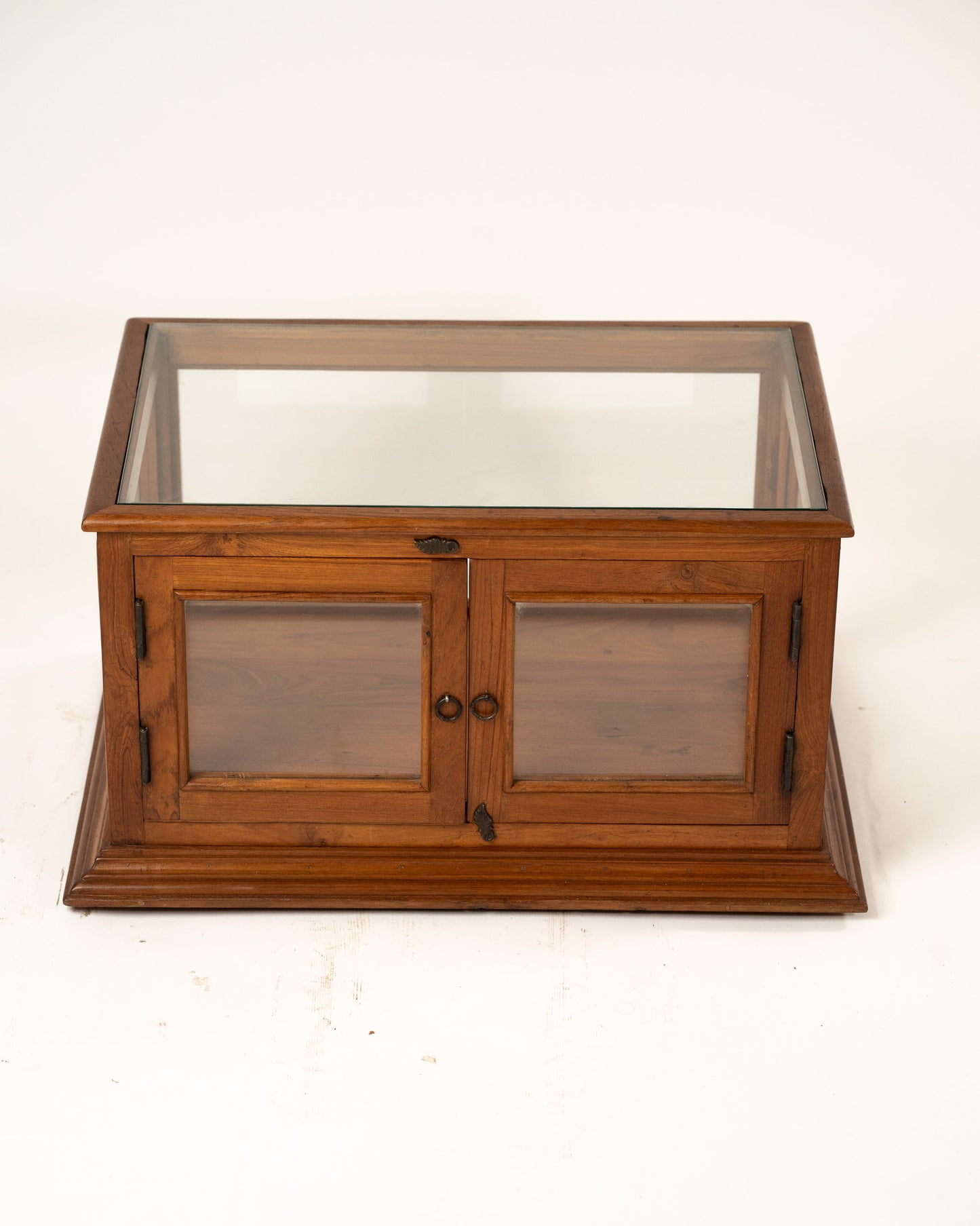 L'ÎLE BLEUE - VITRINE EN BOIS