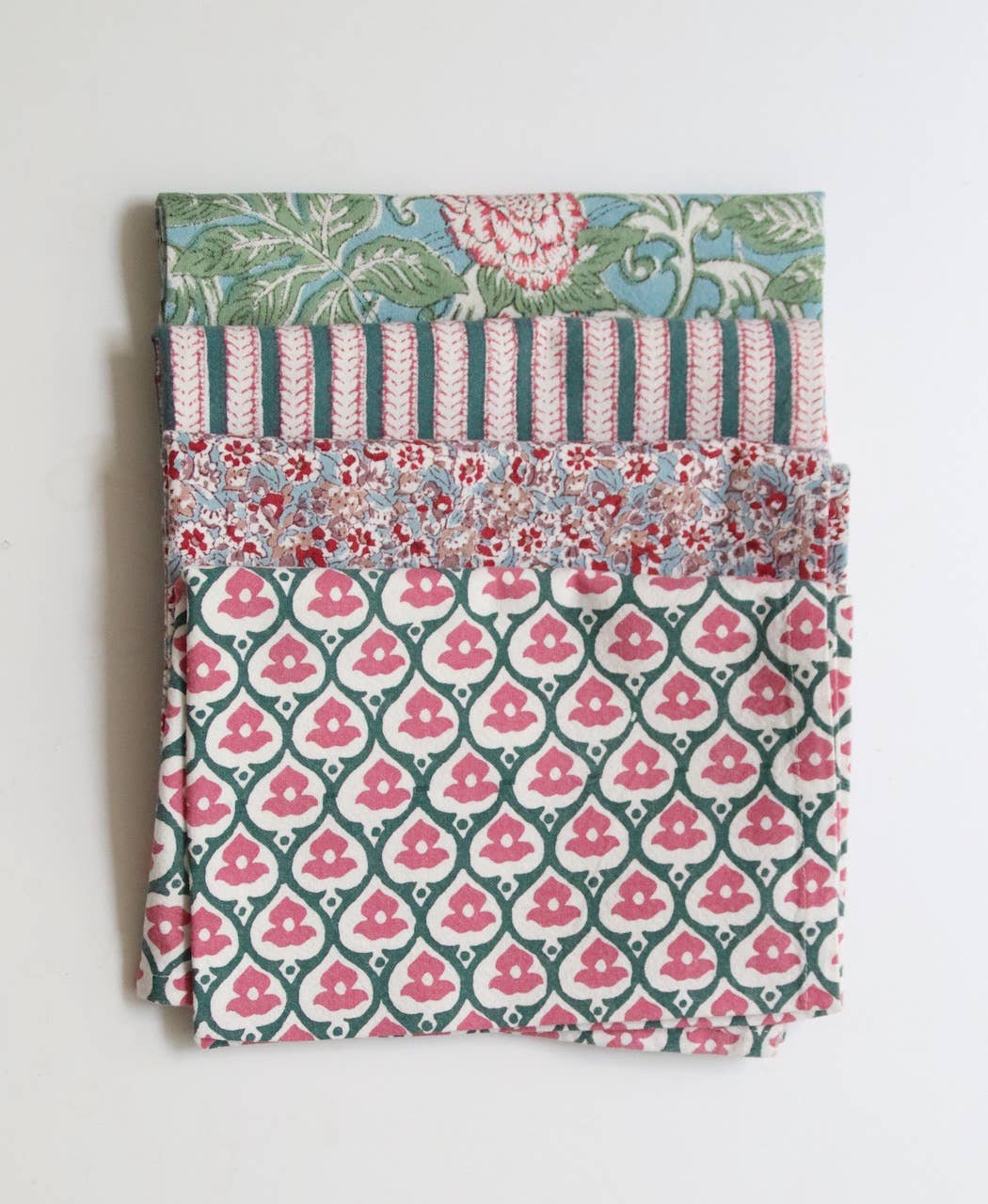Torchon de cuisine Rozablue Funkystripes fraises rose et bleu, mise en situation
