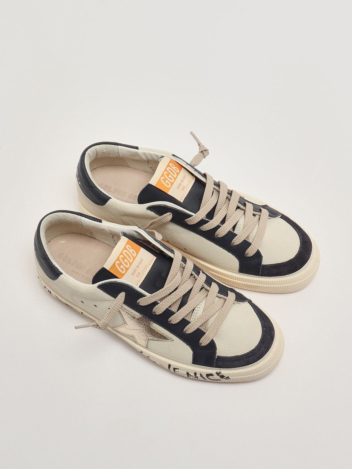 Paire de baskets Golden Goose May enfant, vue arrière du talon