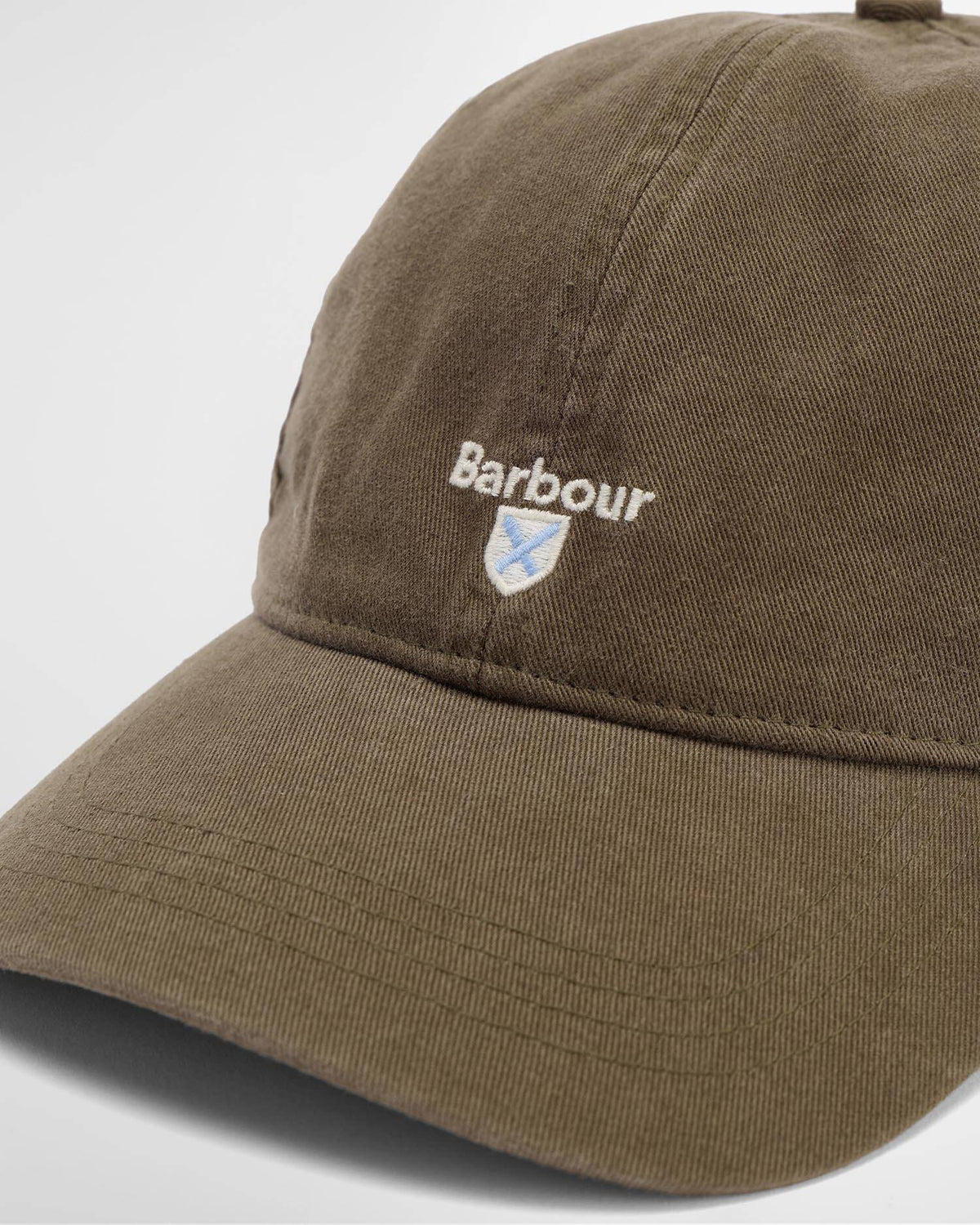 Casquette Barbour Cascade olive vue raprochée du logo