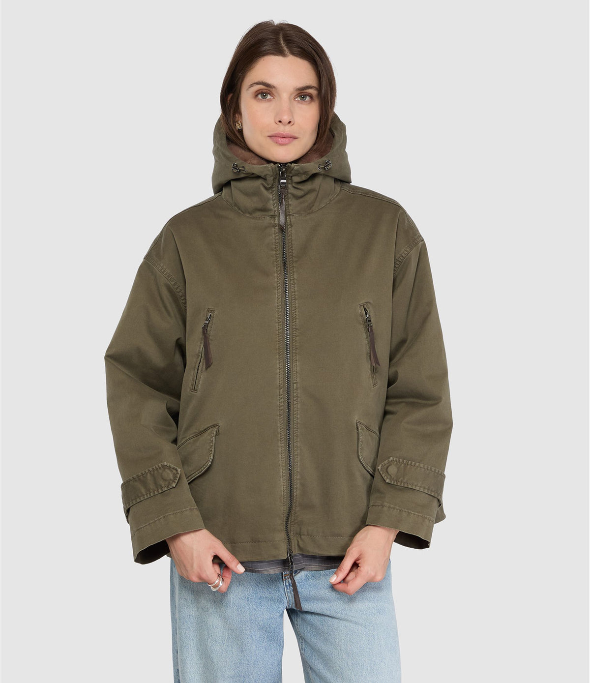 Vue portée de la veste parka Blonde N°8 Bella khaki brown