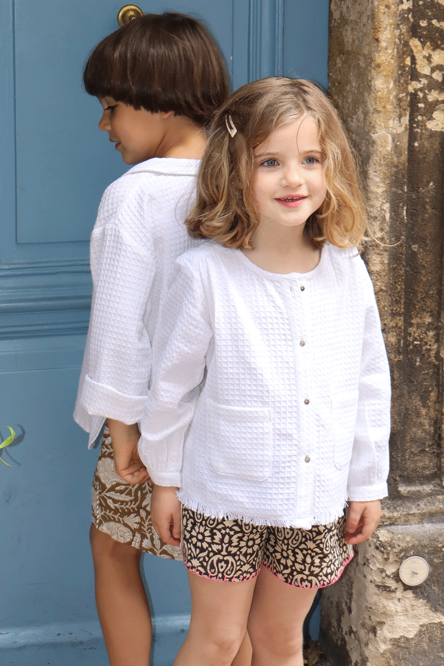 L'ÎLE BLEUE - SHORT POUR ENFANT BLOCKPRINT JAUNE ET MARRON