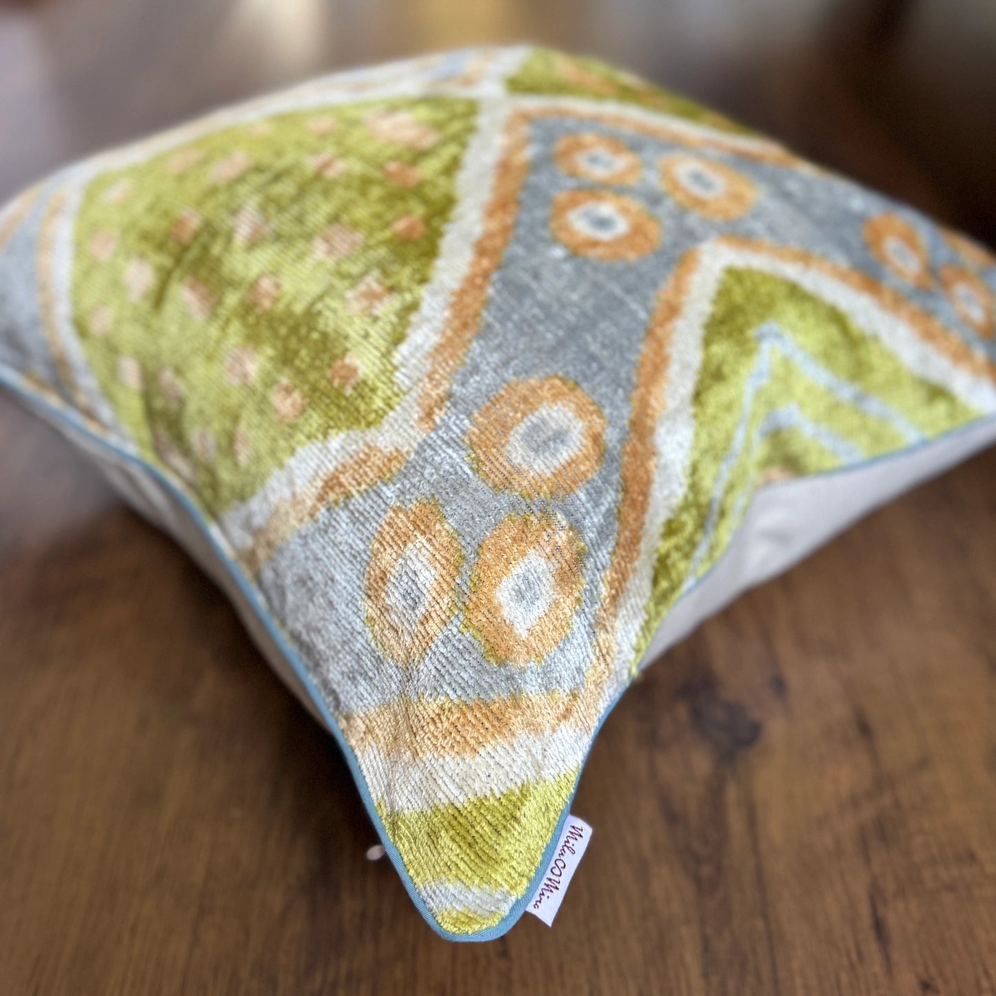 MILA MIRO - COUSSIN IKAT VELOURS RACINES