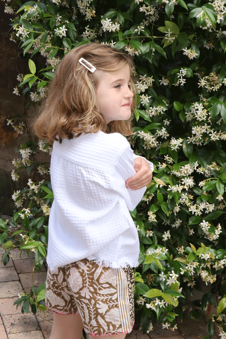 L'ÎLE BLEUE - SHORT POUR ENFANT BLOCKPRINT JAUNE ET MARRON