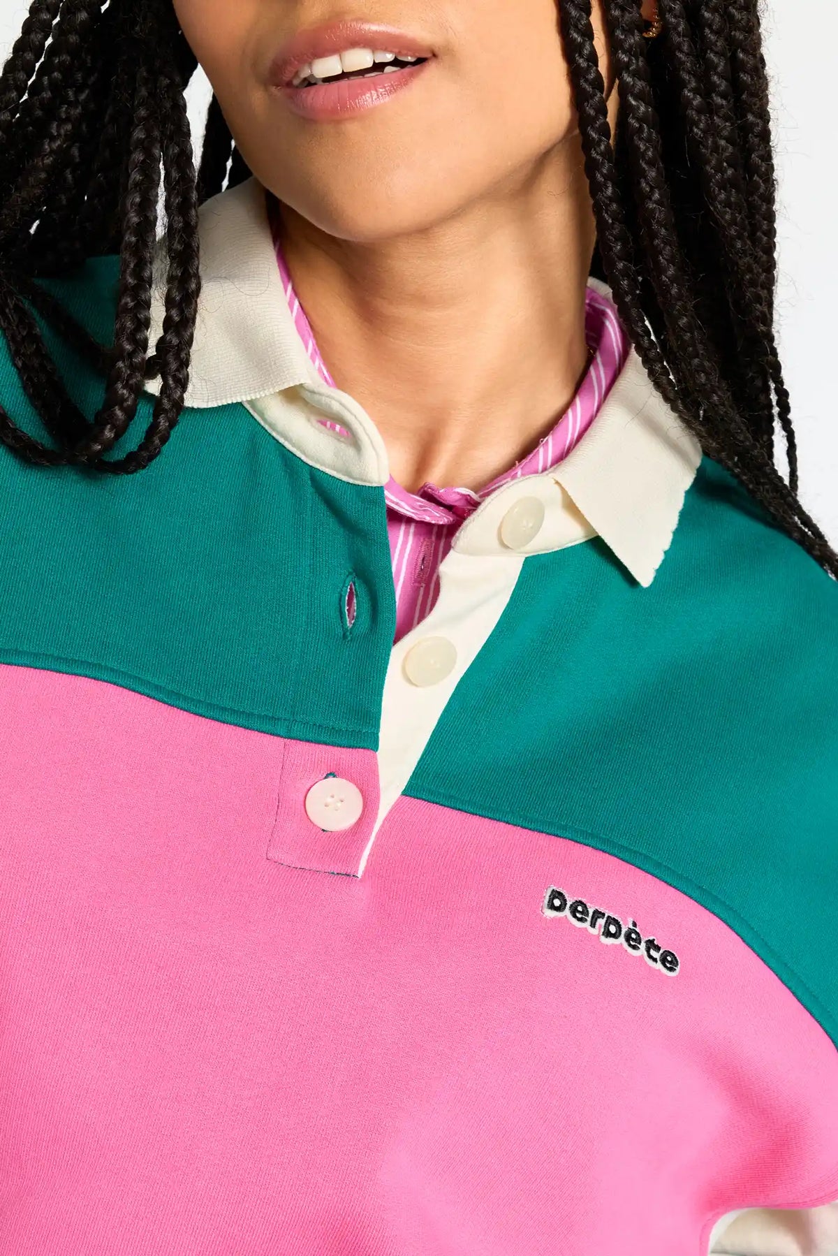 Sweat Perpète Linda vert colorblock porté vue raprochée