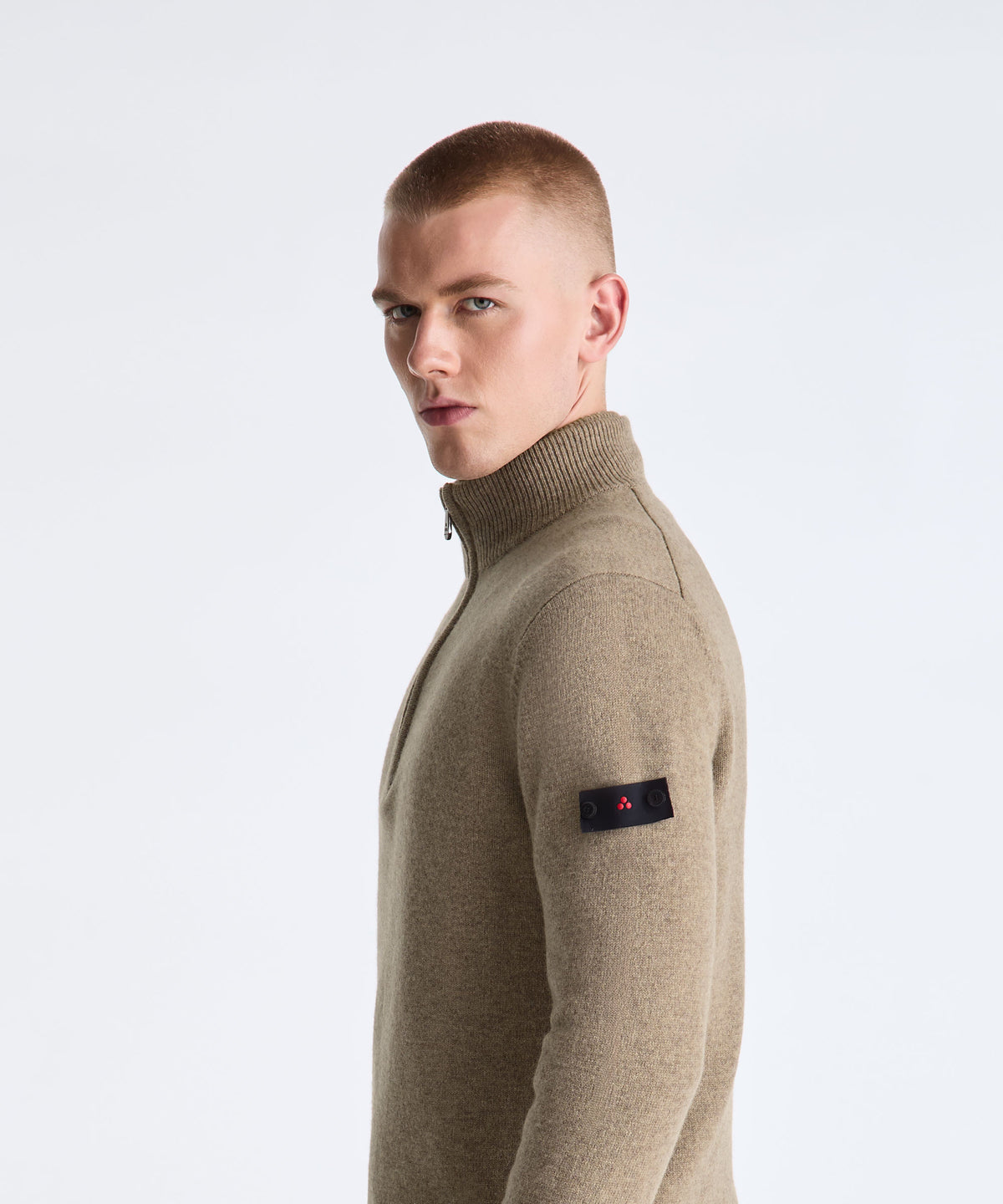 Pull Peuterey Crockery avec col montant demi-zip vue de profil