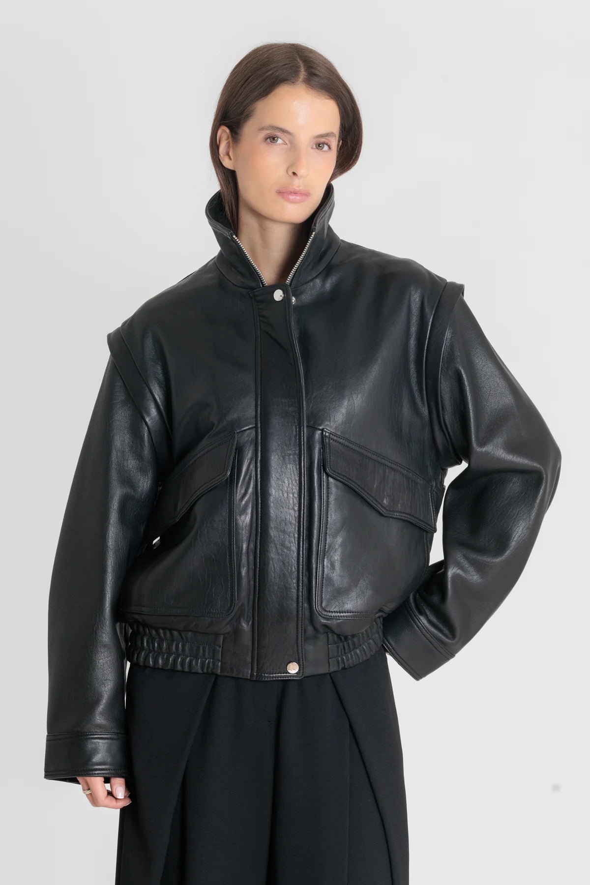 Blouson cuir FLOW Black femme porté coupe oversize