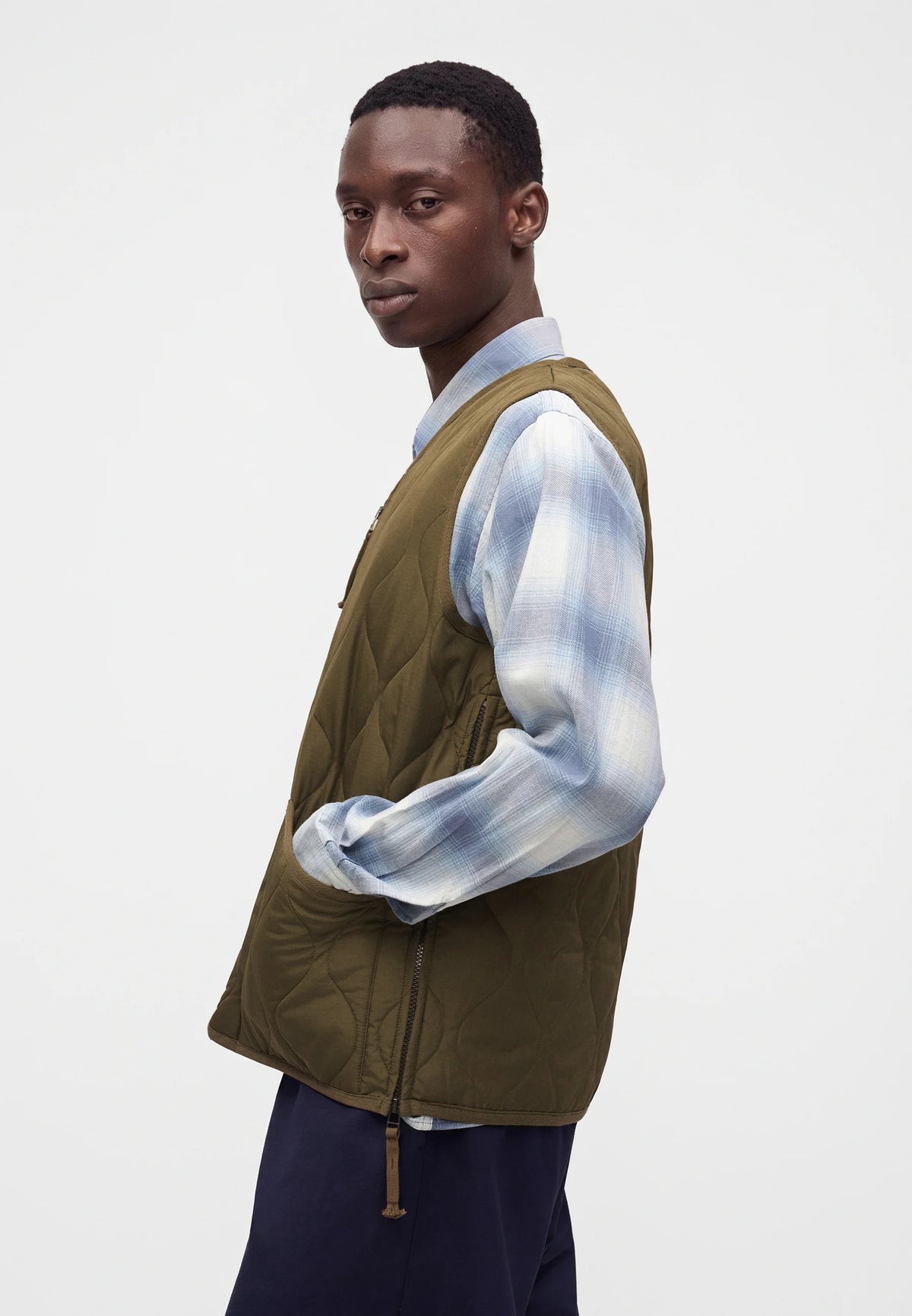 Doudoune sans manches TAION Olive vue de profil