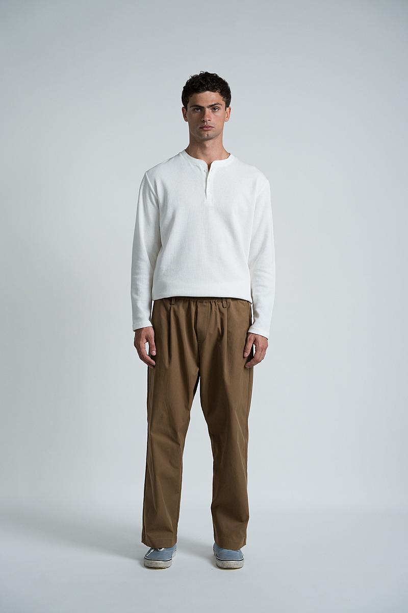 Pantalon homme Wooden Store Osaka coloris cognac, vue de détail
